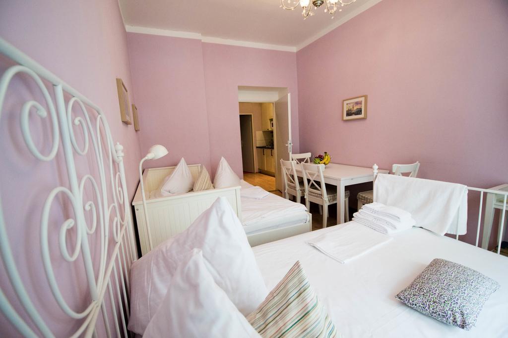 Ruterra Apartment Cimburkova Prága Kültér fotó